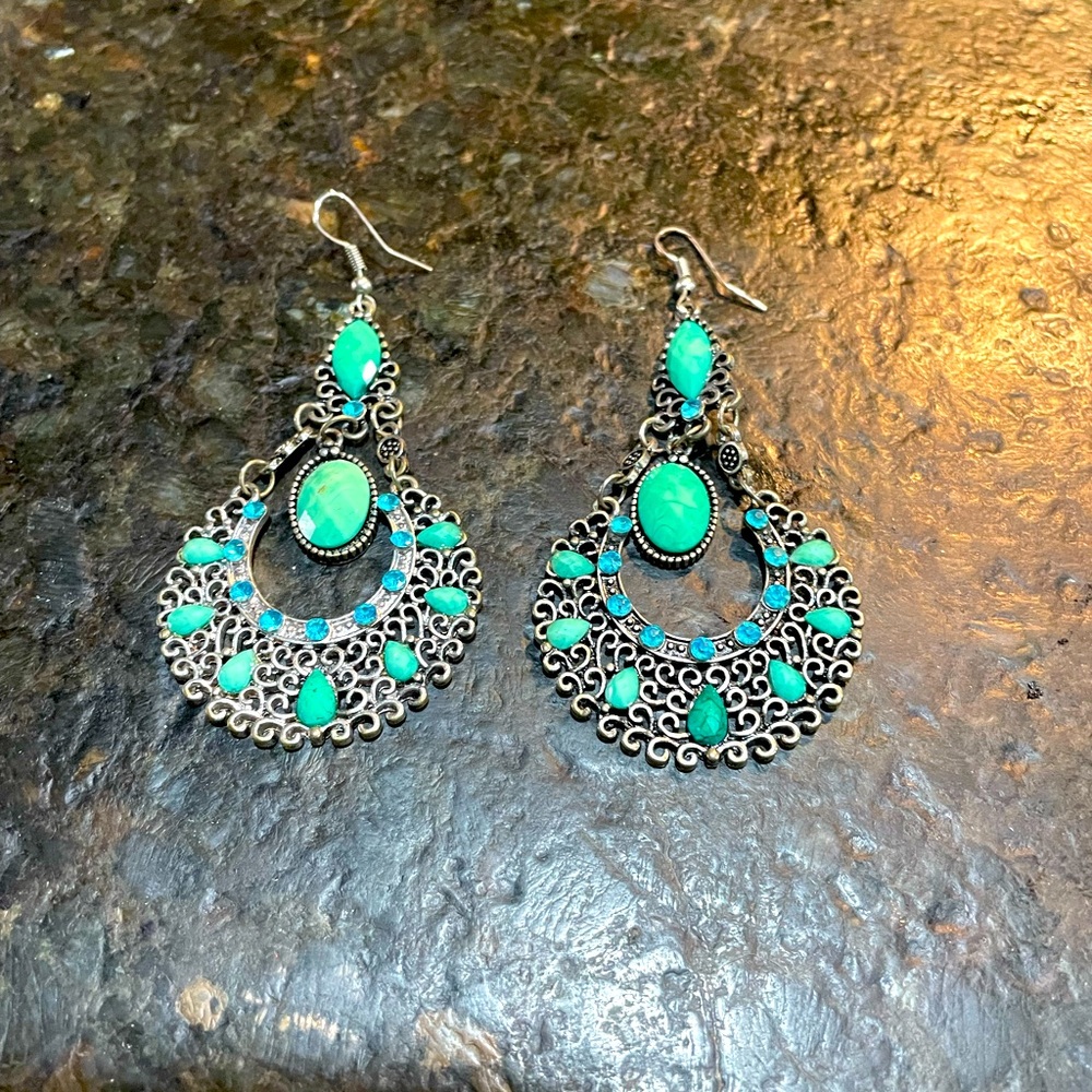 Beautiful bohemian stone earrings. Nickel chains. Real beads